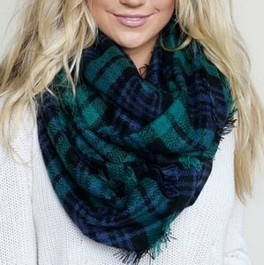 NWOT GREEN & NAVY PLAID FRINGE INFINITY SCARF